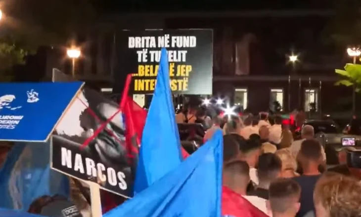 Mbyllet protesta e opozitës, demokratët kthehen në seli