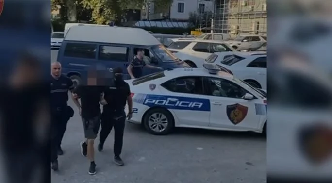 Operacioni antidrogë në Tiranë, kush është i arrestuari i akuzuar për vrasje, pjesë e grupit kriminal të shpërndarjes së lëndëve narkotike! 52-vjeçari, me tre emra