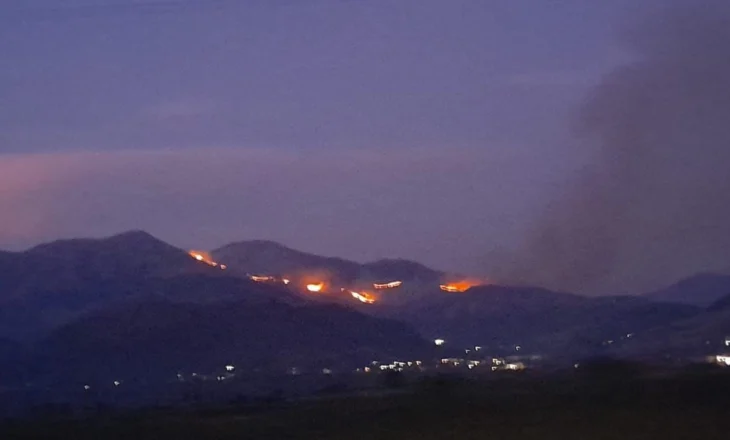 Përkeqësohet zjarri në malin e Sopotit mbi Delvinë! Zjarrfikësit dhe banorët në luftë me flakët