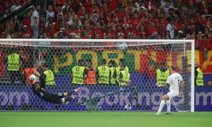 Portugalia në çerekfinale falë penalltive, portieri bën heroin përballë Sllovenisë