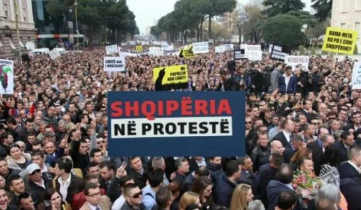 Protesta/ Nisen 820 qytetarë nga Korça, peshën më të madhe në miting do ta mbajë Tirana