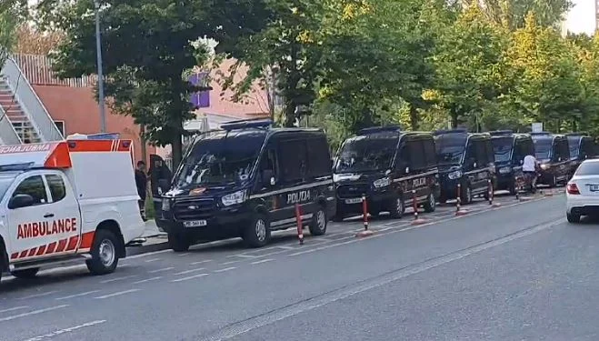 Protesta para kryeministrisë/ 1200 forca policia në terren! Tubimi do monitorohet edhe nga agjentë civile! Në gatishmëri autobotet me ujë