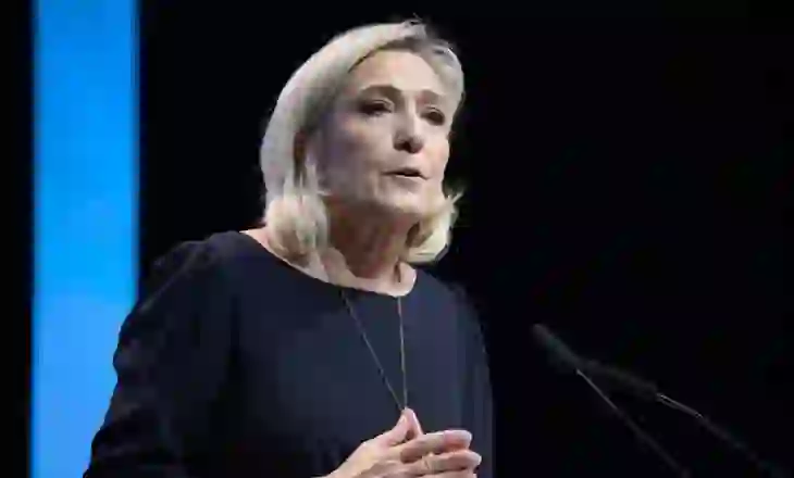 Të vendosur për të mposhtur Le Pen, mbi 200 kandidatë për parlamentin freancez japin dorëheqjen