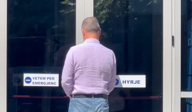 VIDEO: Kryebashkiaku i Lezhës, Pjerin Ndreu paraqitet në SPAK