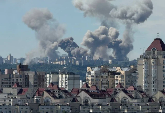 VIDEO: Raketat ruse bombardojnë spitalin e fëmijëve në Kiev