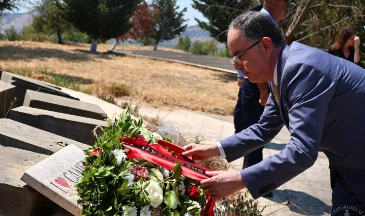 Vizita e Presidentit Begaj në Konispol dhe pjesëmarrja në eventin për “gjenocidin e çamëve”, media greke: Sfidë e re nga Tirana!