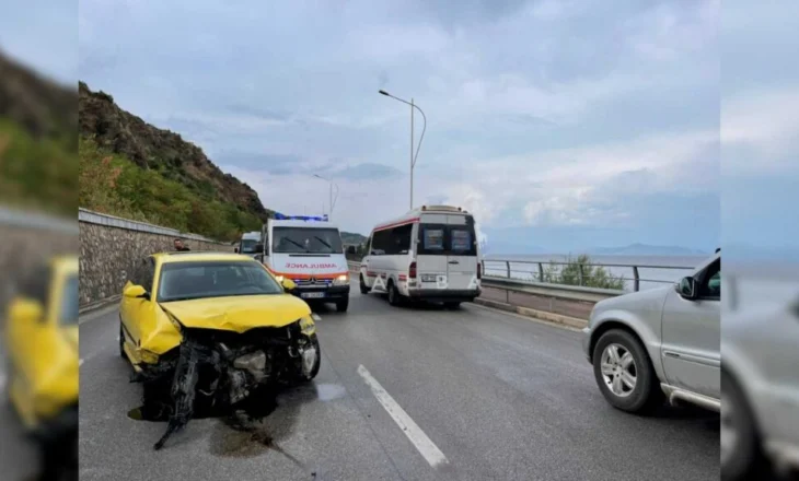 Aksident në Pogradec-Qafë Thanë, shkak dyshohet vaji i hedhur qëllimisht në rrugë