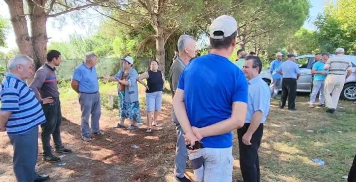 Banorët e Fierit në protestë: Absurde, paguajmë taksat dhe ujë nuk kemi