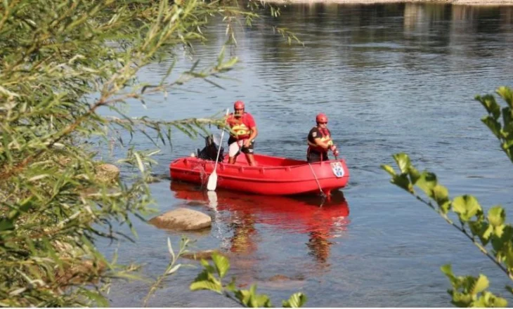 Gjendet trupi i një emIgranti tjetër pas fundosjes së anijes në lumin Drina