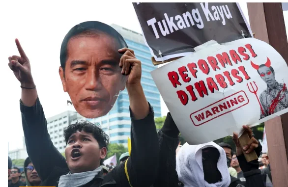 Indonezia anulon ndryshimet në ligjin zgjedhor pas protestave masive (fotot)