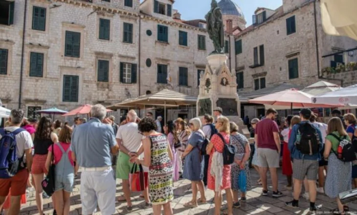 Kroacia dhe Mali i Zi mbajnë rekord për numrin e turistëve