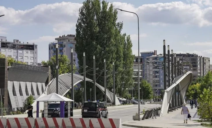 Me marrëveshje më BE-në, ura e Ibrit ishte planifikuar të hapej për trafik në vitin 2017