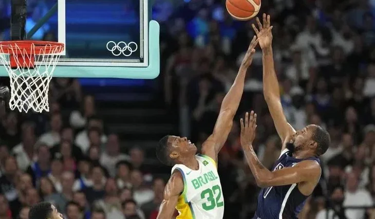 VIDEO/ Gjermani-Francë dhe Serbi-SHBA, mësohen çiftet gjysmëfinale të basketbollit në Olimpiadë