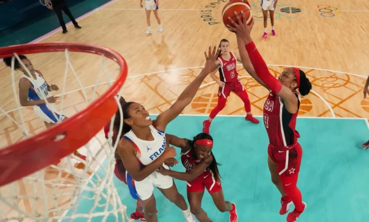 VIDEO/ Triumfi në sekondën e fundit i basketbollit të femrave të SHBA mbyll Lojërat Olimpike! Ja kush kryeson tabelën e medaljeve pas të gjitha garave