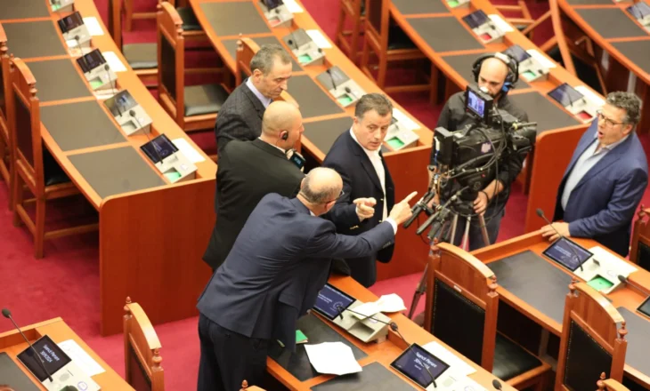 Flamur Noka u përplas me Petro Koçin, reagon deputeti i PS: Veprime të stilit gueril! PD dëshmoi se…