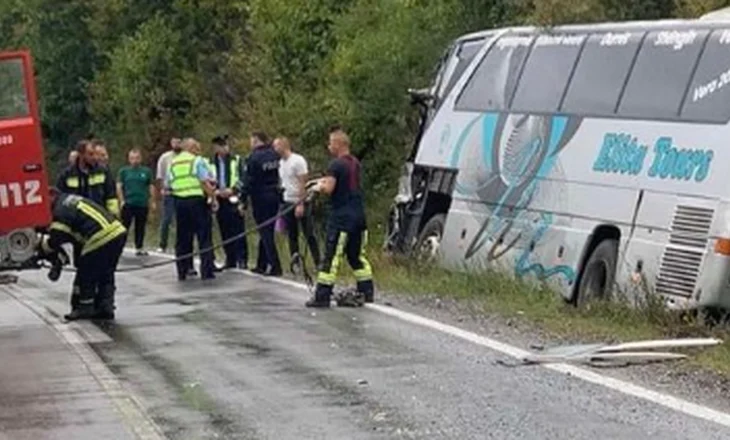 FOTO- Ishin nisur drejt bregdetit shqiptar, aksidentohet autobusi, 3 të plagosur