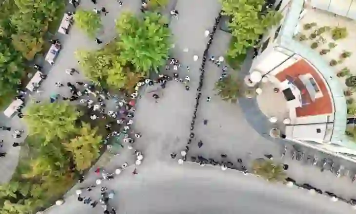 FOTO LAJM: Një tjetër protestë e dështuar e opozitës para Bashkisë së Tiranës