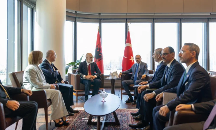 FOTOLAJM/ Rama takohet me Presidentin turk në New York, kryeministri publikon fotot me Erdogan