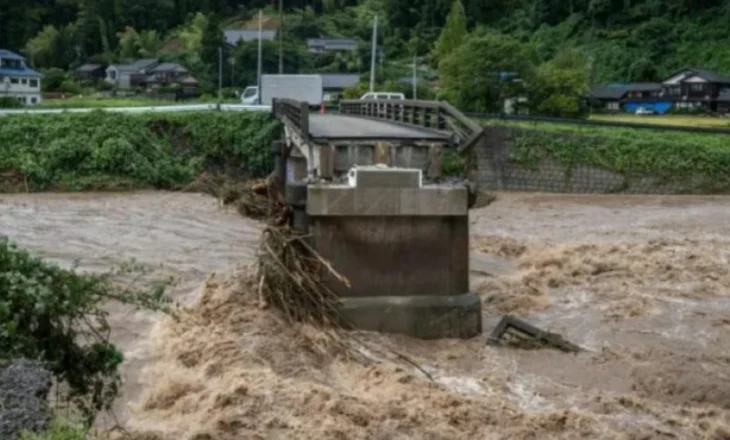 Japonia në nivelin më të lartë të alarmit, gjashtë viktima dhe dhjetëra mijëra të evakuuar