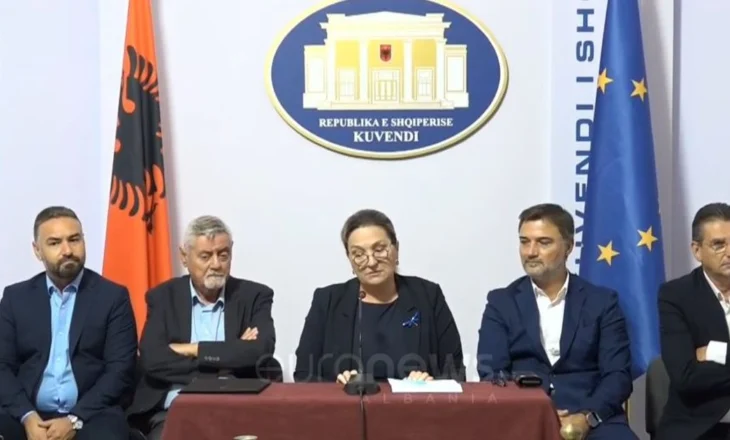 Pesë deputetë krijojnë grupim të ri opozitar, Shehi bëhet bashkë me Alibeajn