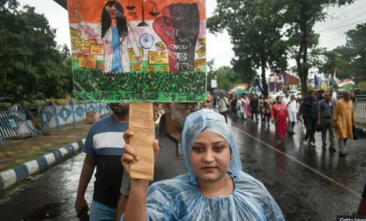 Shteti indian pranon kërkesat kryesore të mjekëve që protestojnë për rastin e përdhunimit