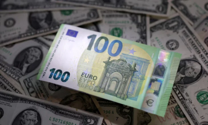 Sipas të dhënave të PMI: Bie Euro, indeksi i dollarit më i lartë