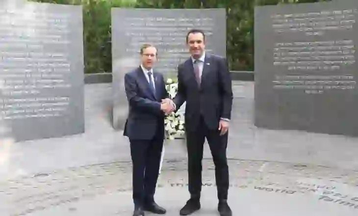 Veliaj dhe Presidenti i Izraelit, Isaac Herzog vizitojnë Memorialin e Holokaustit në Tiranë: “Falenderoj kombin shqiptar; vendi juaj na dëshmon se paqja mes njerëzve është e mundur”