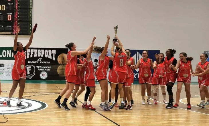 BASKETBOLL FEMRA/ Superkupa e 15 për Flamurtarin duke shkatërruar Tiranën në finale. Drejtoresha Hasanaj: Ky është vetëm fillimi