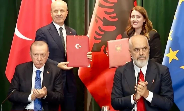 Erdogan in Tirana promises trade and armaments for Albania, asks to reject dissident organizations