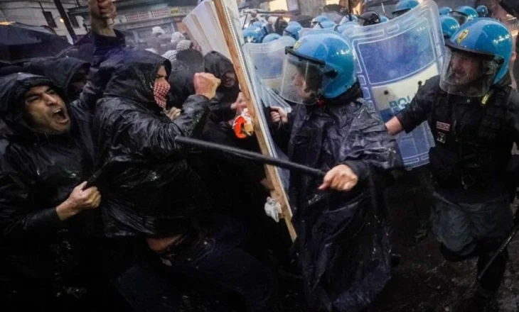 G7 në Napoli pritet me protesta/ Marshim kundër samitit të mbrojtjes, përleshje mes demonstruesve dhe policisë