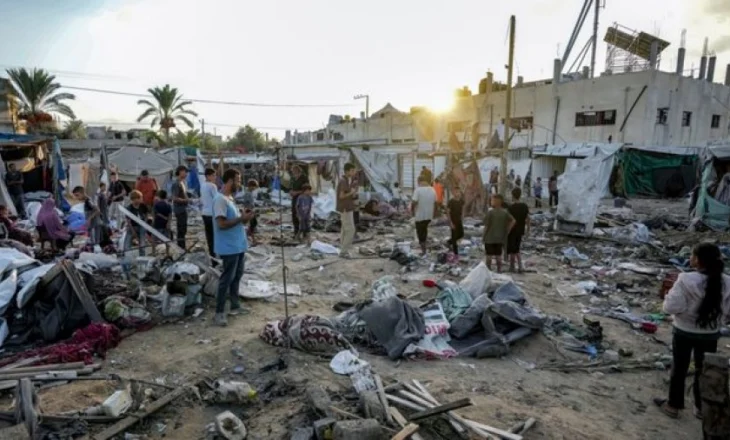 Izraeli sulmon një xhami në Gaza, të paktën 19 të vrarë