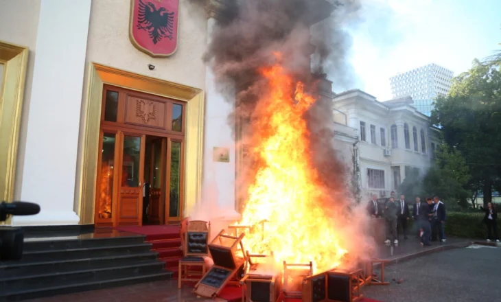 Kaosi në Parlament/ Ministri i Brendshëm paralajmëron deputetët e PD: Ngjarja do referohet në SPAK!