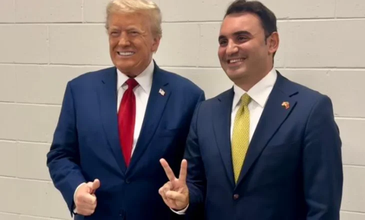 “Kosto? Zero lekë”- Belind Këlliçi takohet me ish-presidentin Donald Trump: Foton e radhës, në Shqipëri! Kombi ynë kërkon kurorëzimin e tij në krye të Shtëpisë së Bardhë