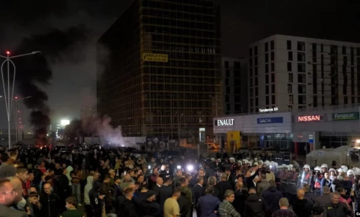 Major opposition DP protest blocks for 3 hours main road axes in several cities of Albania