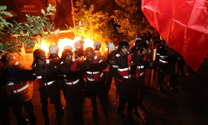 “Së shpejti në mosbindje do të kesh Shkodrën, Durrësin, Vlorën…”- Paralajmërimi i Berishës: Do të asfiksohet dhe paralizohet narkoshteti!