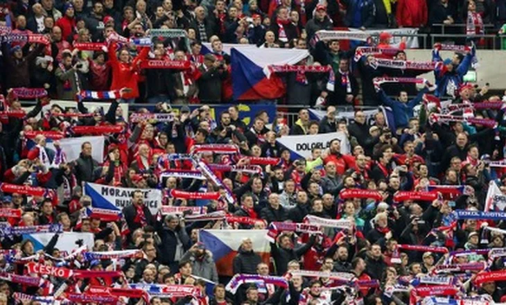 “Sillni gjyshin në stadium”/ Ndeshja për Ligën e Kombeve, Çekia vjen me surpriza në sfidën kundër Shqipërisë