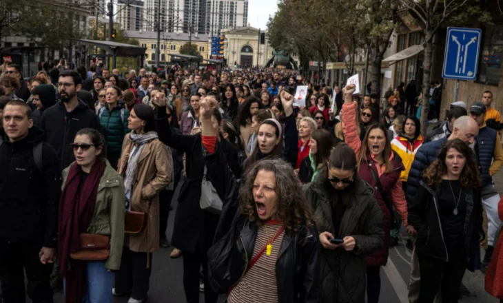 Aktivistët mblidhen në Beograd për të protestuar ndaj katastrofës së stacionit hekurudhor