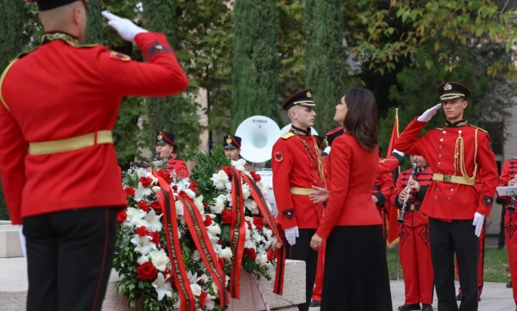 Dita e Pavarësisë, mesazhi i kryeparlamentares Elisa Spiropali: Ta çojmë flamurin e Kastriotit në BE!