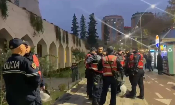 Protesta e opozitës/ Forca të shumta policie nga selia e PD deri tek Parlamenti! Ja pikat që do të bllokohen në Tiranë