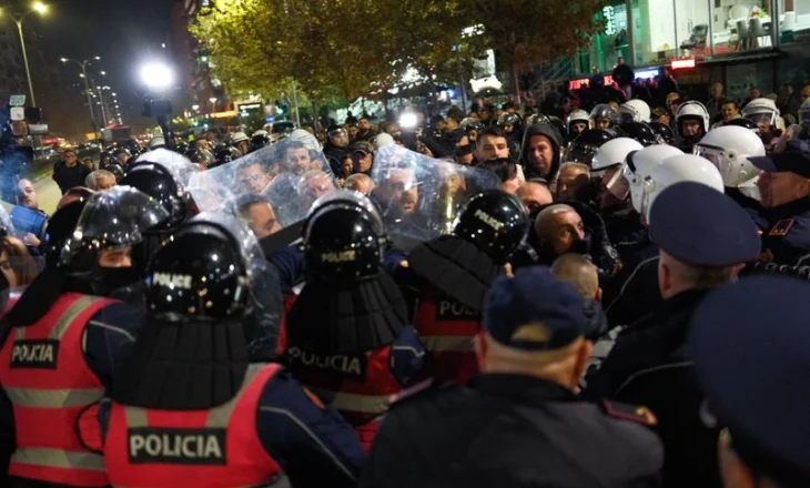 Pse PD zgjedh të protestojë dhe jo të qeverisë?