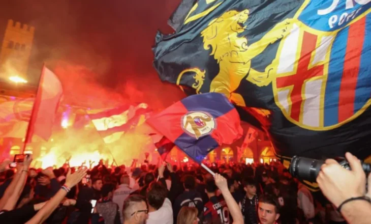 Tensiona në Bologna pas ndeshjes së Champions League, ultrasit rrahin me rripa dhe shufra tifozët francezë (Video)