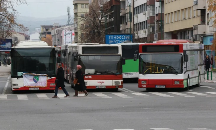 Transportuesit privat presin vendim nga seanca e jashtëzakonshme e Këshillit të Qytetit të Shkupit