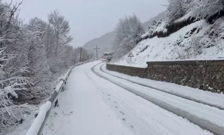 Vranësira dhe reshje, parashikimi i motit për fundjavën! Ja zonat ku do të bjerë dëborë