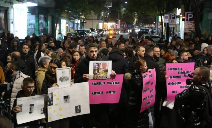 Vrasja e Martin Canit, mijëra protestues kërkojnë dorëheqjen e ministres Manatirliu