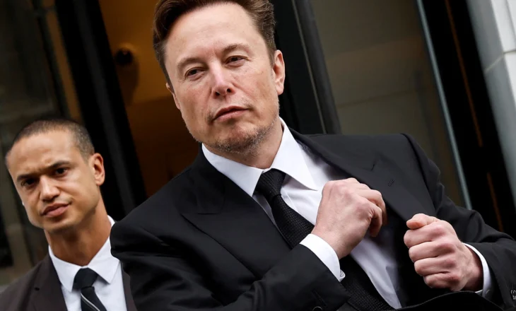 Elon Musk arrin pasuri rekord mbi 400 miliardë dollarë