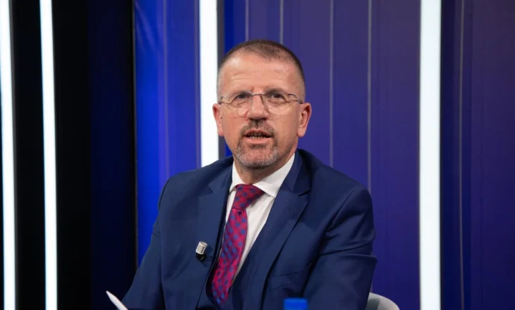 Eugen Beci: Kushtetuesja e futi vendin në ngërç, duhet të vendoste për mandatin e Xhaçkës