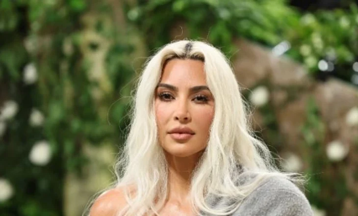 Jeta dashurore e Kim Kardashian, miku i saj: Po njihet me disa njëkohësisht