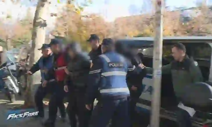 Skandali/ Si u liruan nga burgu dy personat e akuzuar për vrasjen e 15-vjeçarit në Gramsh, familjarët e tij nën terror