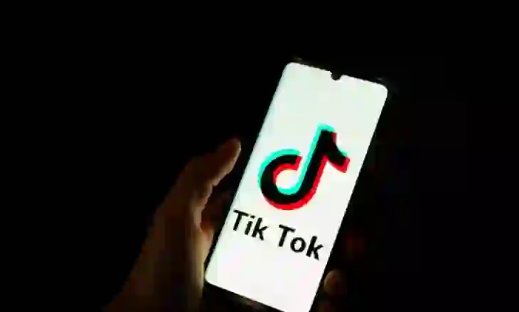 Analiza e VOA: E ardhmja e platformës TikTok në SHBA