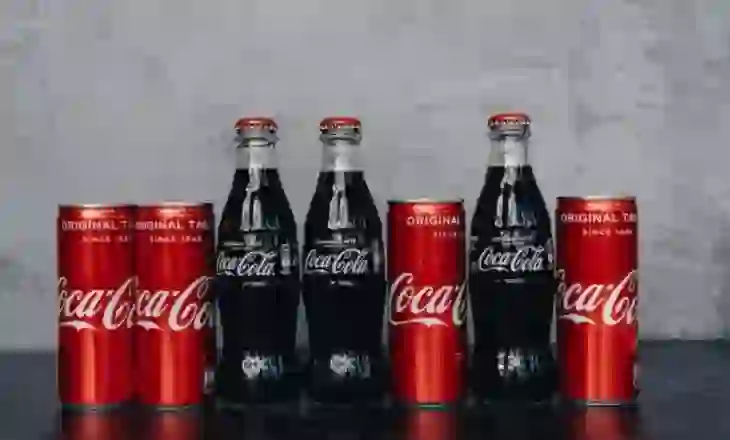 Jo vetëm ngjyra: ana e errët e Coca-Cola-s në njoftimin e saj më të fundit